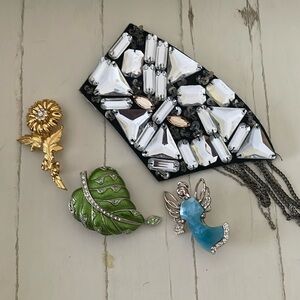 VINTAGE Jewelry Pins / Brooch Bundle of 4